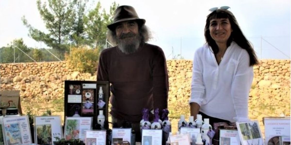 EGET VAKFI’NDAN ARMUTCUK’A 2500 ADET YENİ LAVANTA FİDESİ 