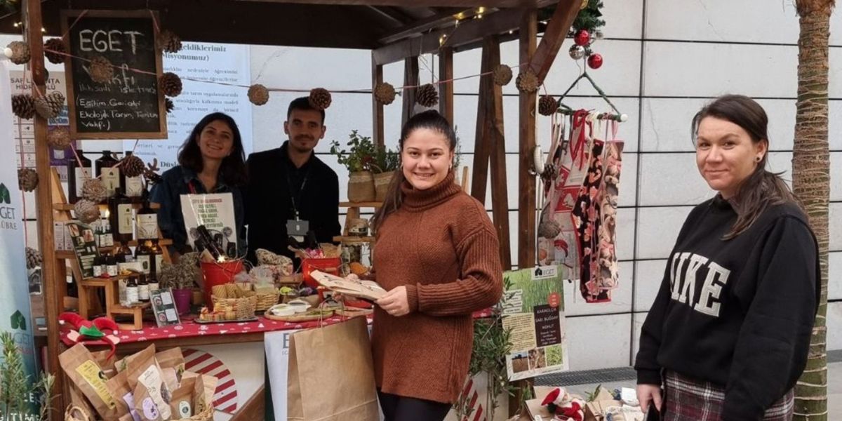 EGET VAKFI İKTİSADİ İŞLETMEMİZİN ÜRÜNLERİ, YAPI KREDİ PANAYIRINDA EĞİTİM BURSLARINA DÖNÜŞTÜ